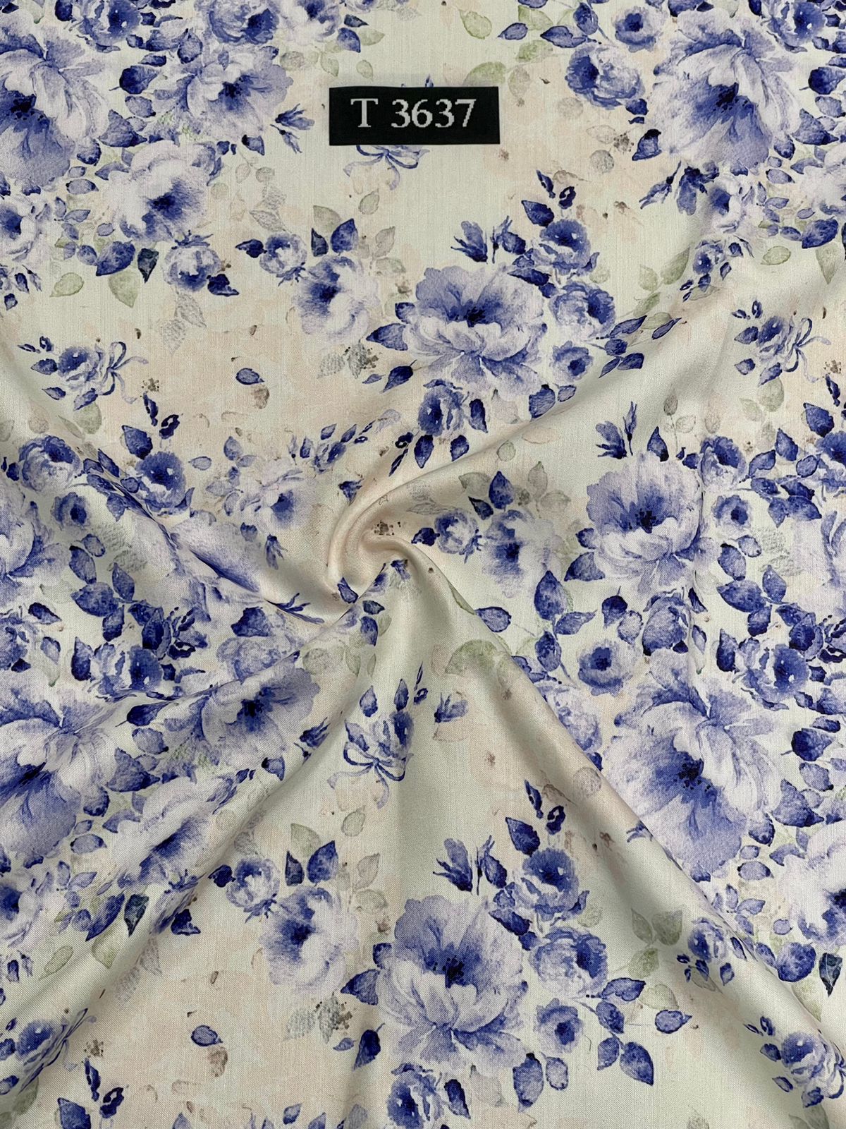 Alluring Floral Print on Muslin