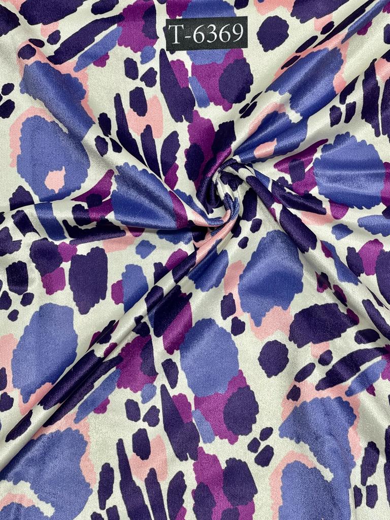 ANIMAL PRINTS ON VELVET