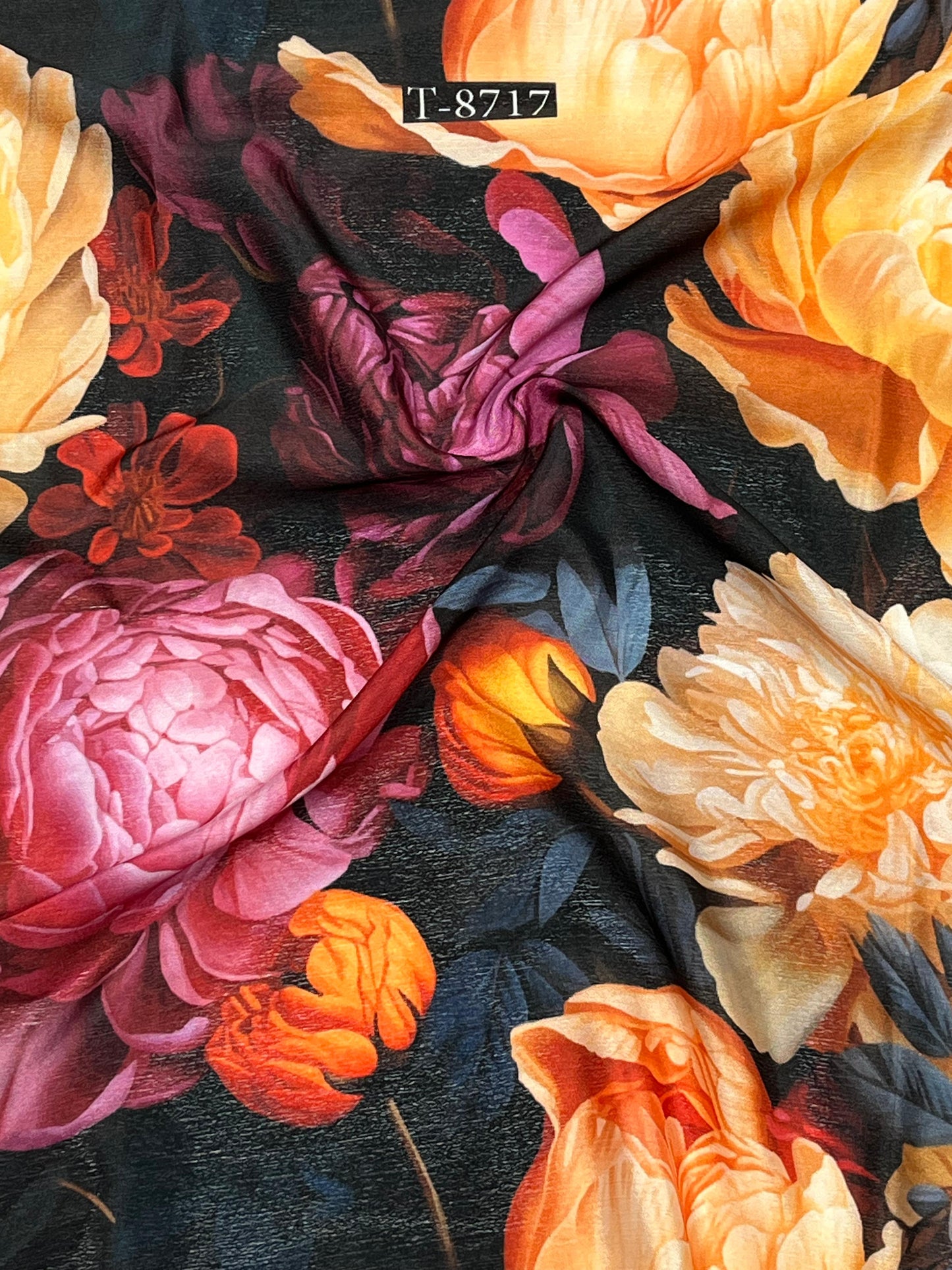 Big Floral Print on Chinnon