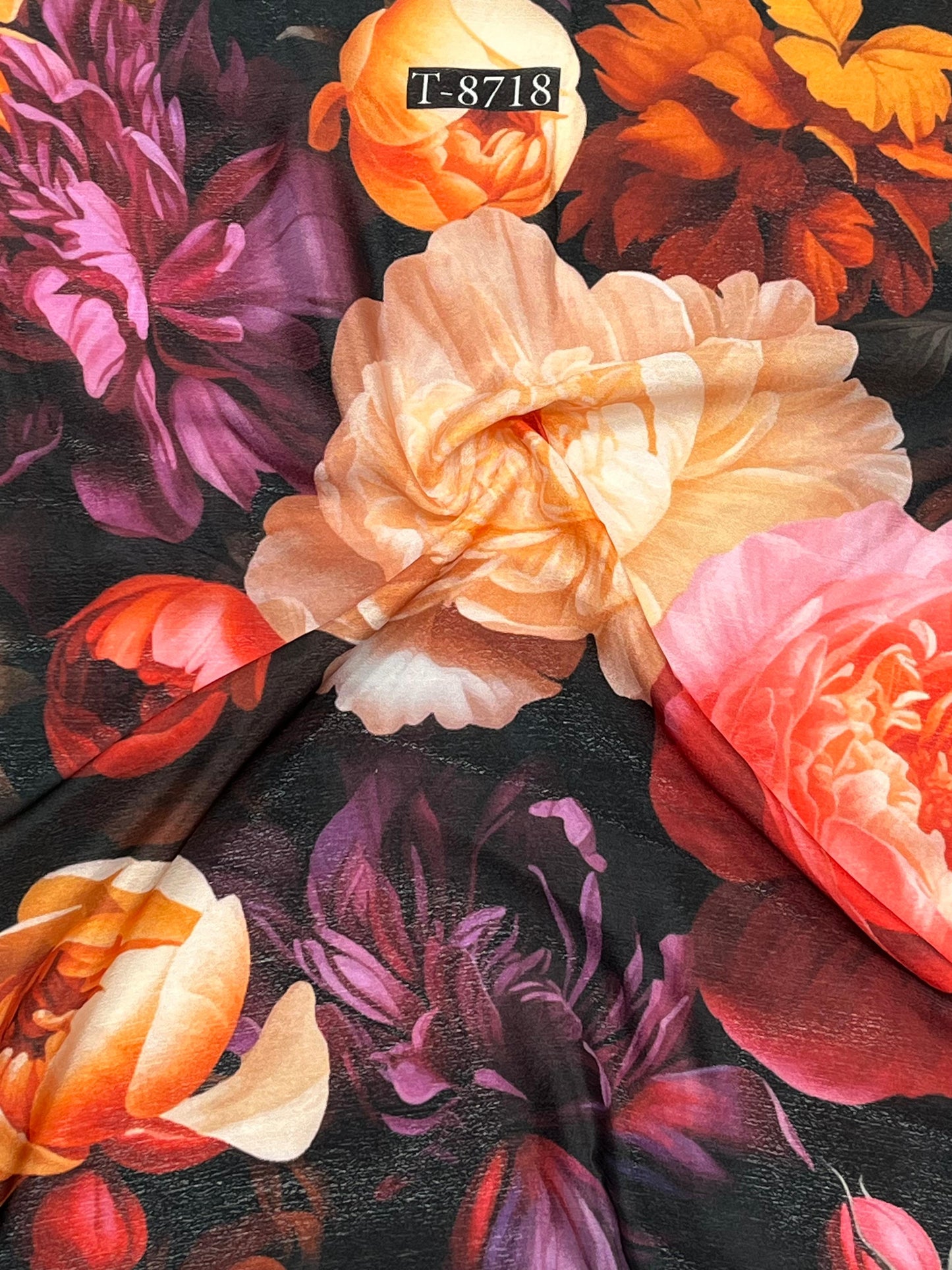 Big Floral Print on Chinnon