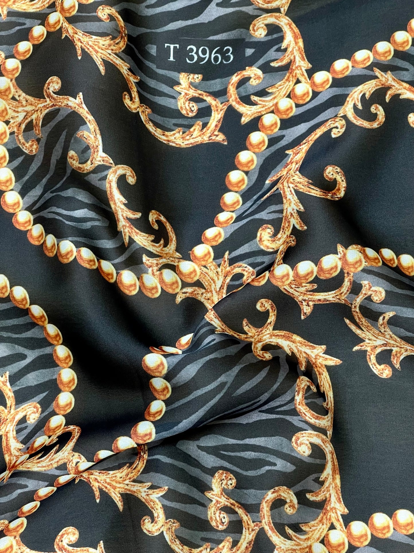 Trending Satin Chain Print