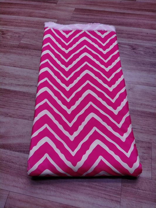 Crepe Zig Zag Print