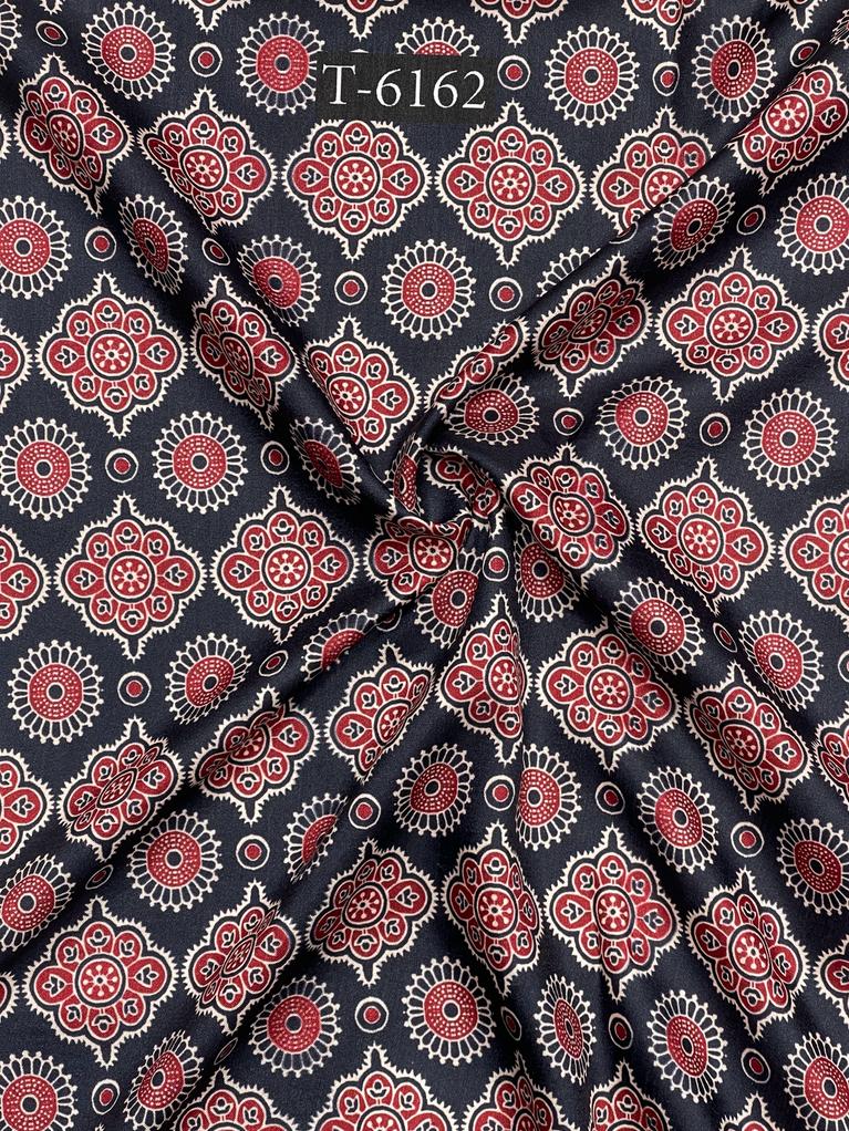 BAATIK TUSSAR PRINTS