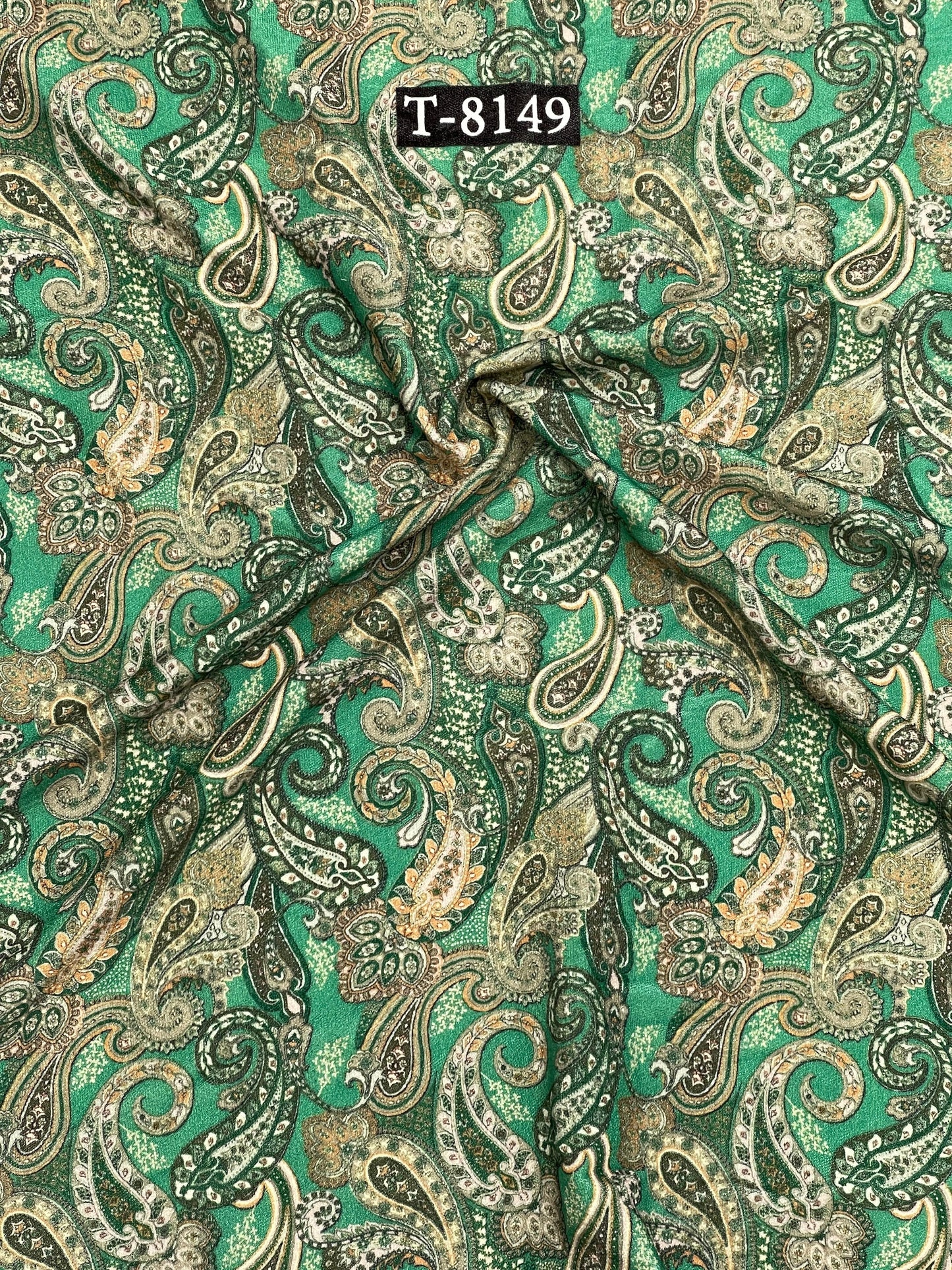 NEW PREMIUM VELVET PAISLEY DESIGN