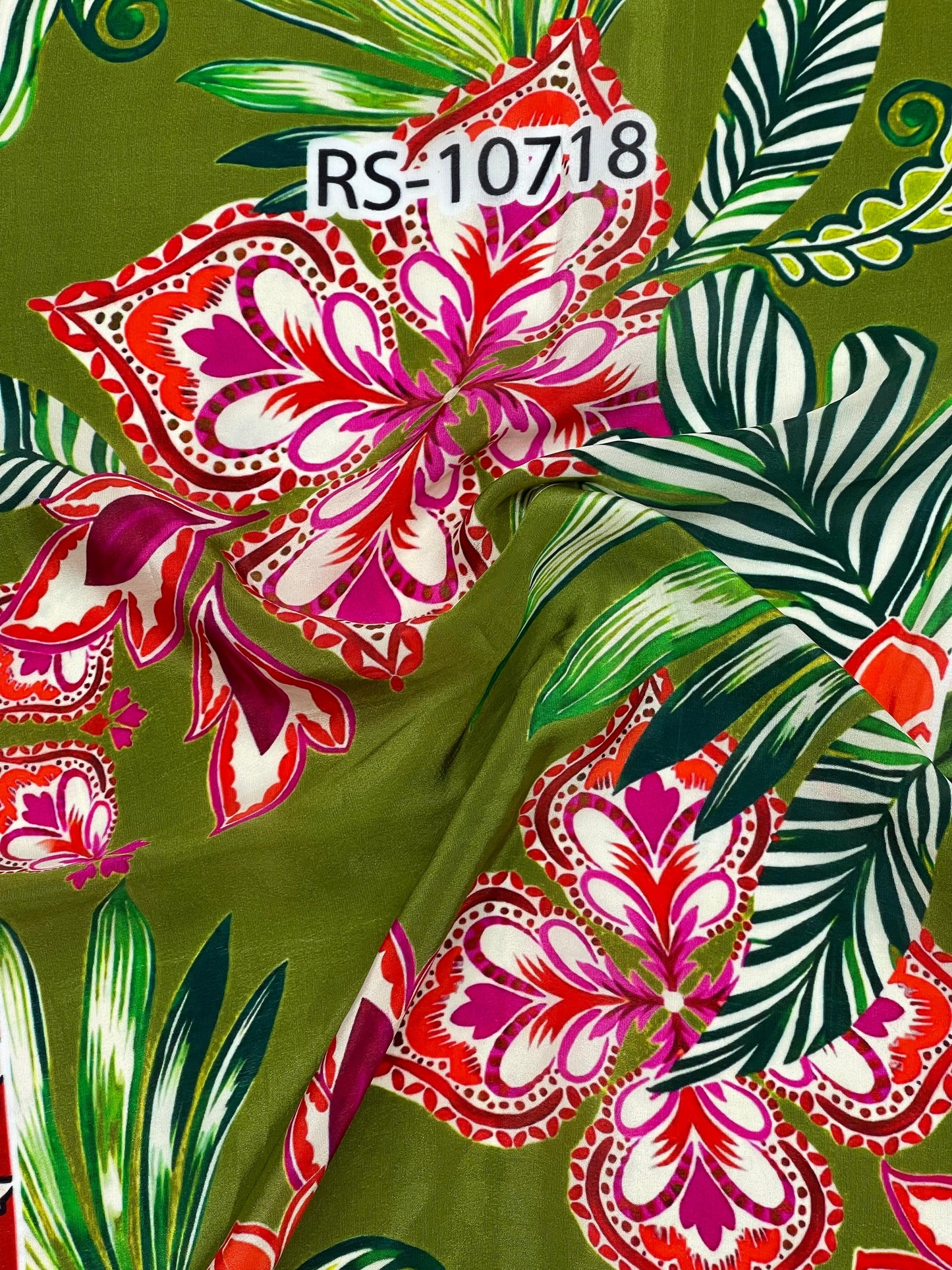 ABSTRACT PRINT ON PURE NATURAL CREPE
