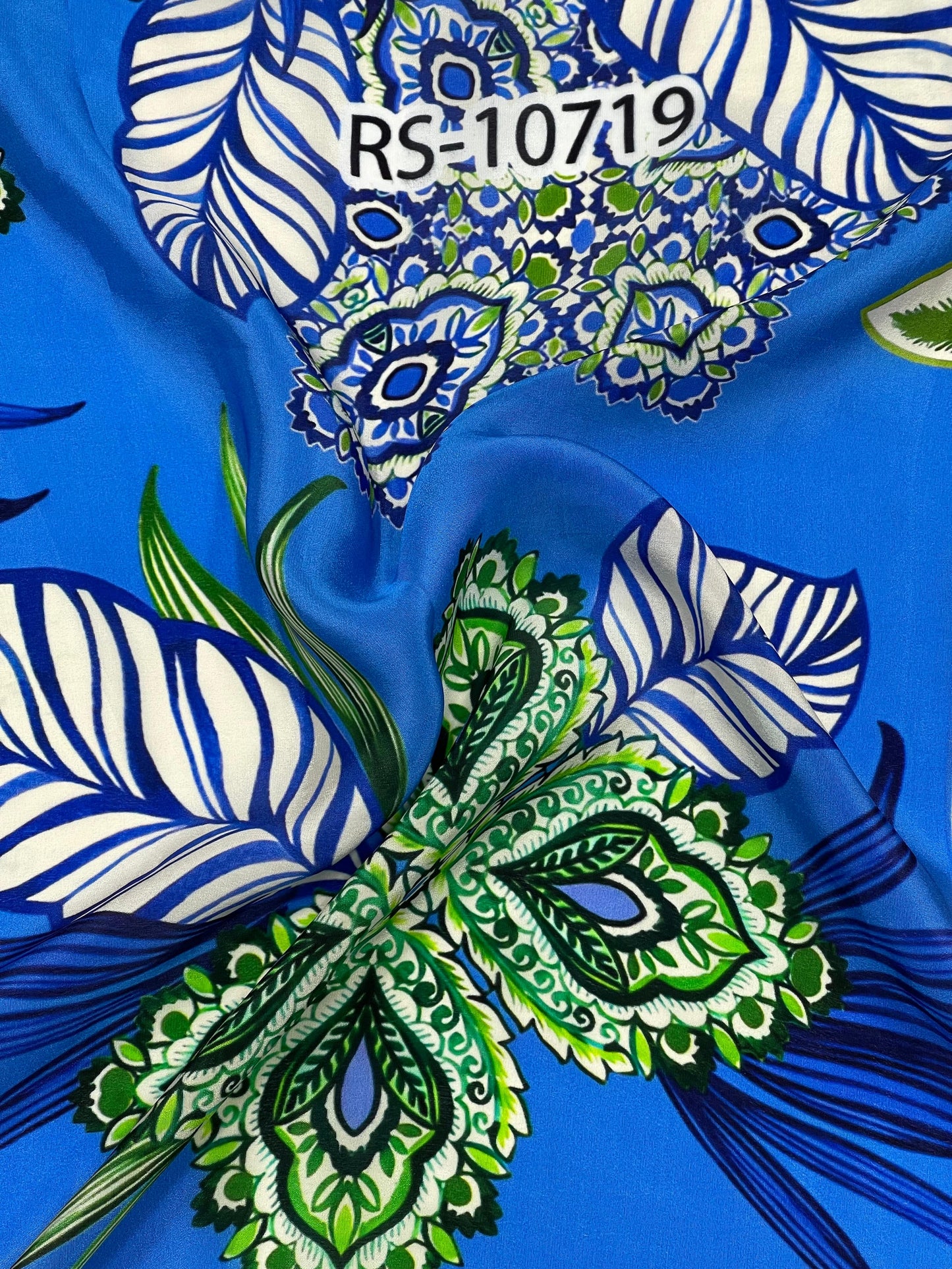 ABSTRACT PRINT ON PURE NATURAL CREPE